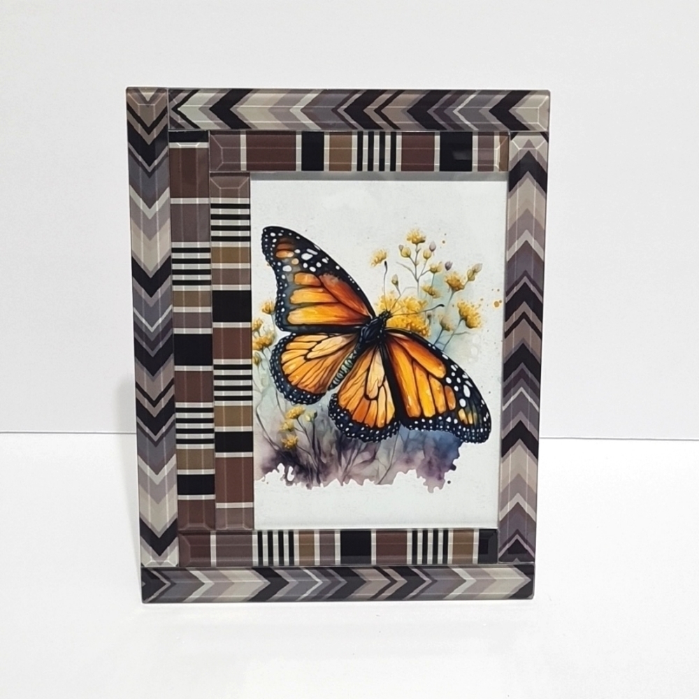 Monarch Butterfly Framed Art‎ Print